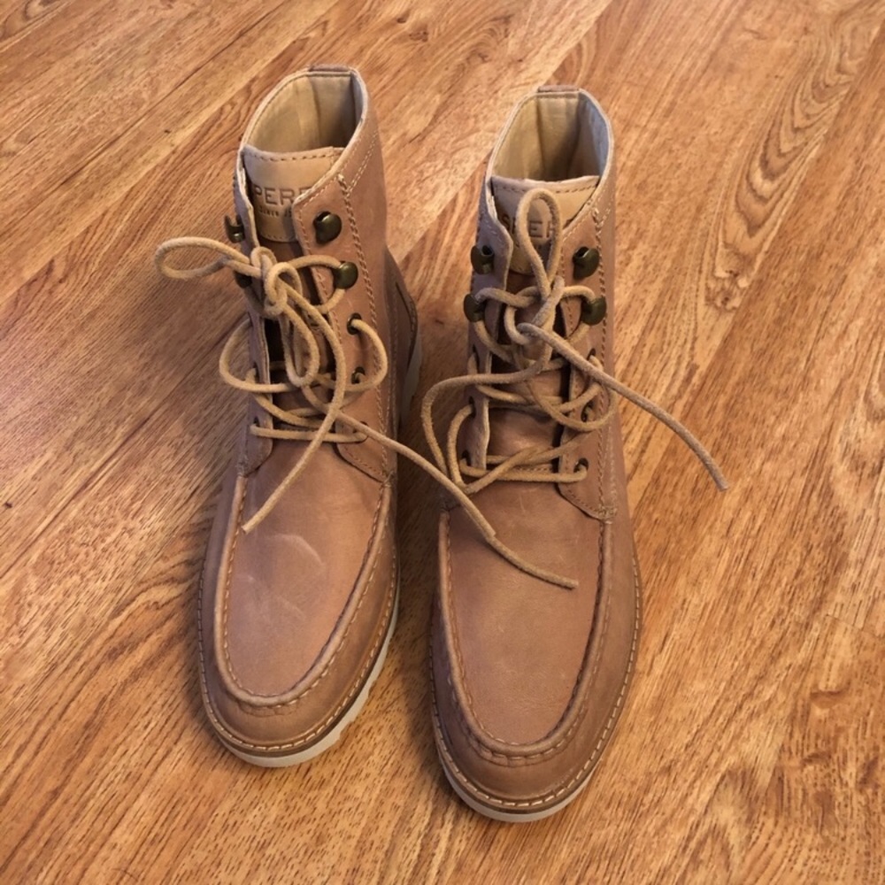 NWOT Sperry Boots